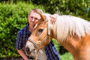 Horses proving to be useful tool to help struggling veterans to fight PTSD