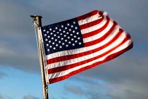 Huntington Beach bar fights to save veterans sign