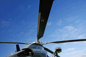 US Navy joins South Korean ferry rescue efforts